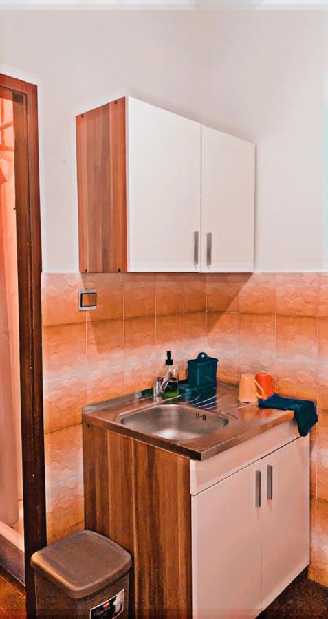Studio Apartman Мельине Экстерьер фото